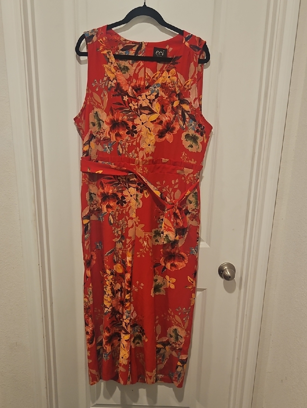 ECI Red Floral V Neck Tie Waist Wide Leg Cropped Jumpsuit Size XL